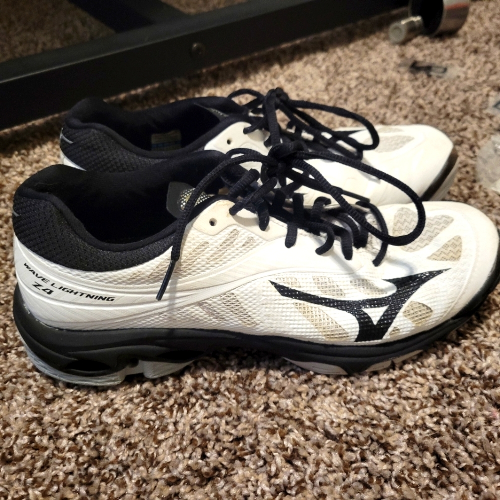 Mizuno Volleyball Shoes Size 10